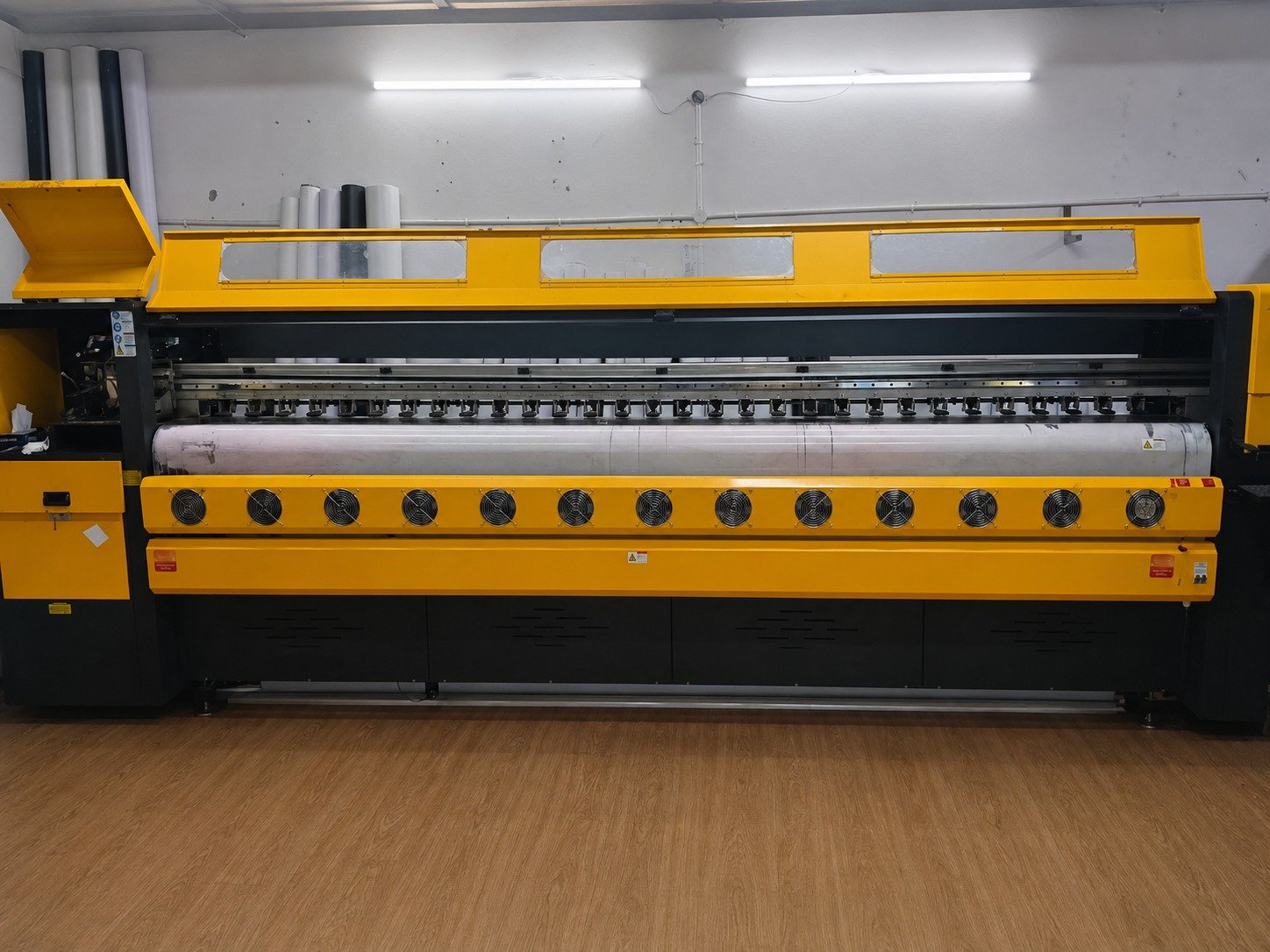 AQSA Prints high-capacity flex and vinyl printing machine